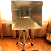 Turn Your Old Tripod Into a Useful Light - Photo Premium